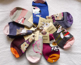 好女春華品牌女襪 精選高品質，舒適與時尚并存